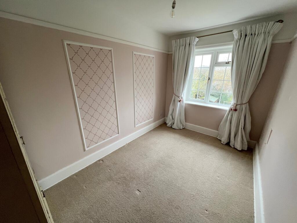 Additional image 14 of Barton Court Avenue, Barton On Sea, New Milton, Hampshire. BH25 7ES