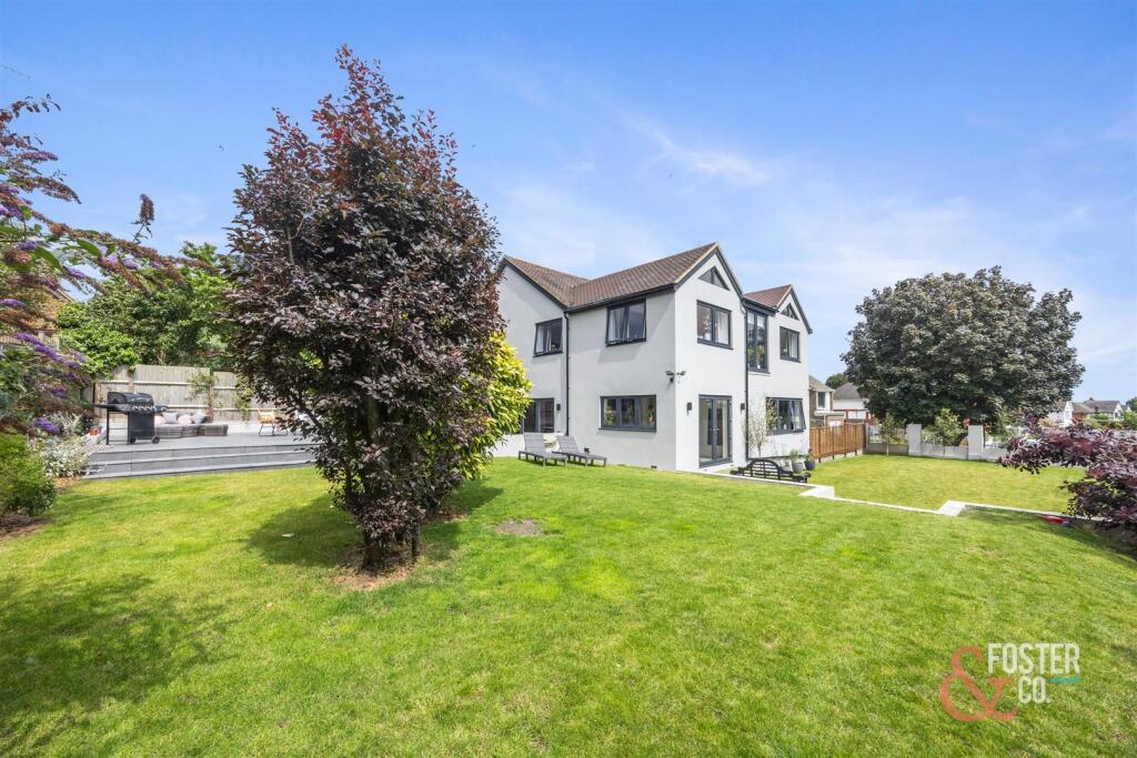 Whitethorn Drive, Brighton