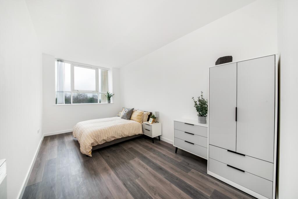 Additional image 10 of Card House, Bingley Road, Bradford, BD96FF