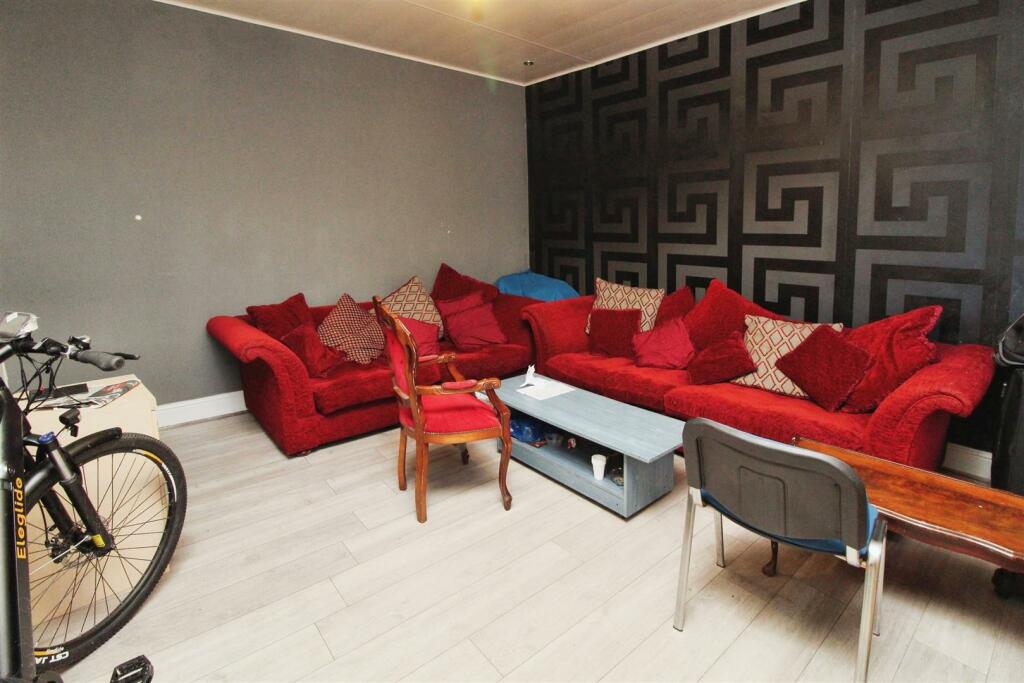 Additional image 8 of Hampden Place, Bradford, BD5 0JZ