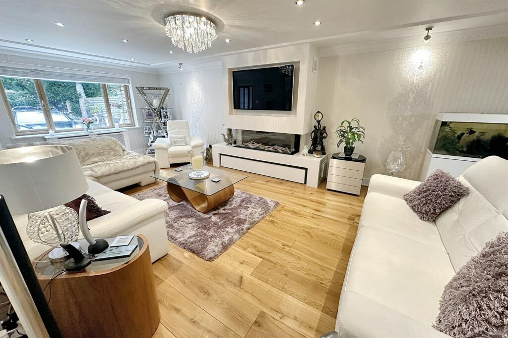 Additional image 5 of Golf Links Road