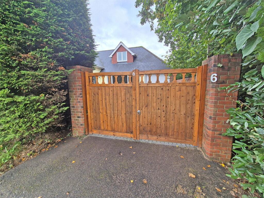 Additional image 20 of Caird Avenue, New Milton, Hampshire, BH25