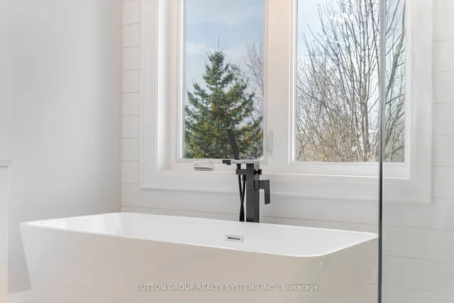 Additional image 24 of 984 Lancaster Blvd