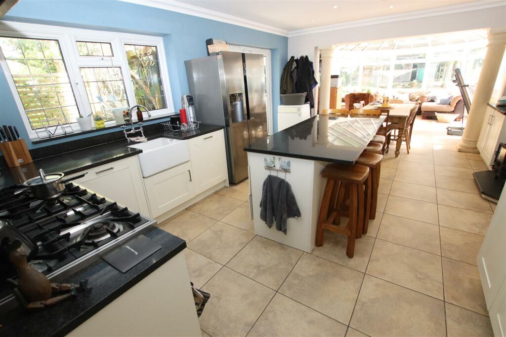 Additional image 31 of Stapehill Road, Wimborne