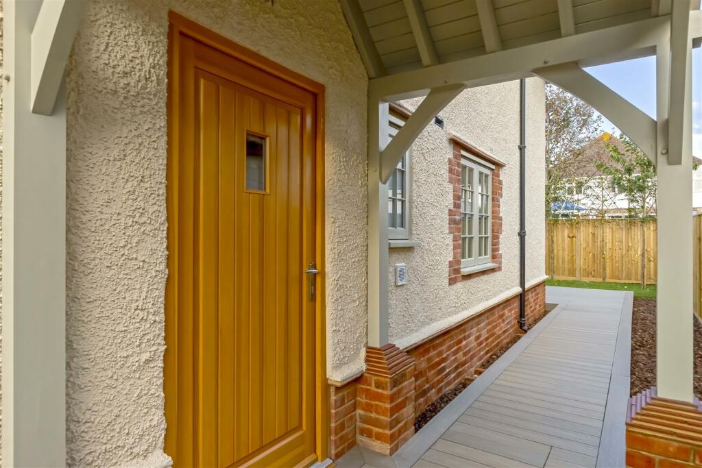 Additional image 4 of East Avenue, Goring-By-Sea, BN12 4DD