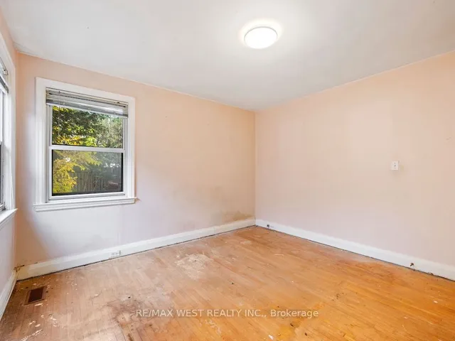 Additional image 16 of 4 Allen Ave