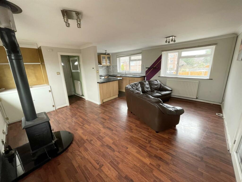 Additional image 7 of Warbler Close, Upton
