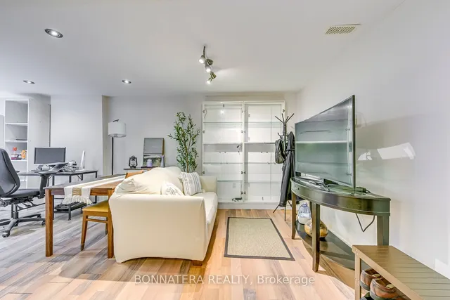 Additional image 33 of 770 Othello Crt Unit 80