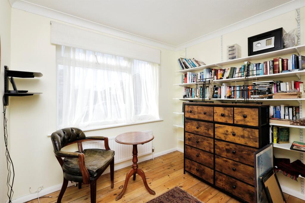 Additional image 5 of Cresta Close, Polegate