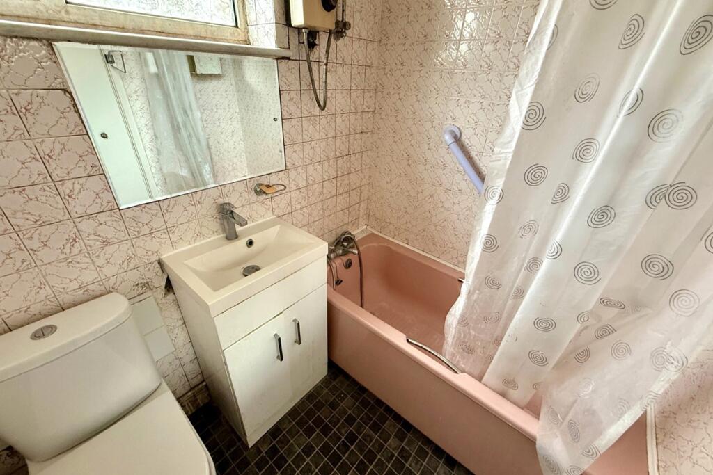 Additional image 7 of Edmonton Road, Durrington, Worthing, West Sussex, BN13 2TB