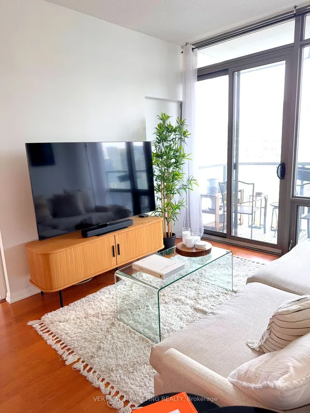 Additional image 14 of 38 Grenville St Unit 3101