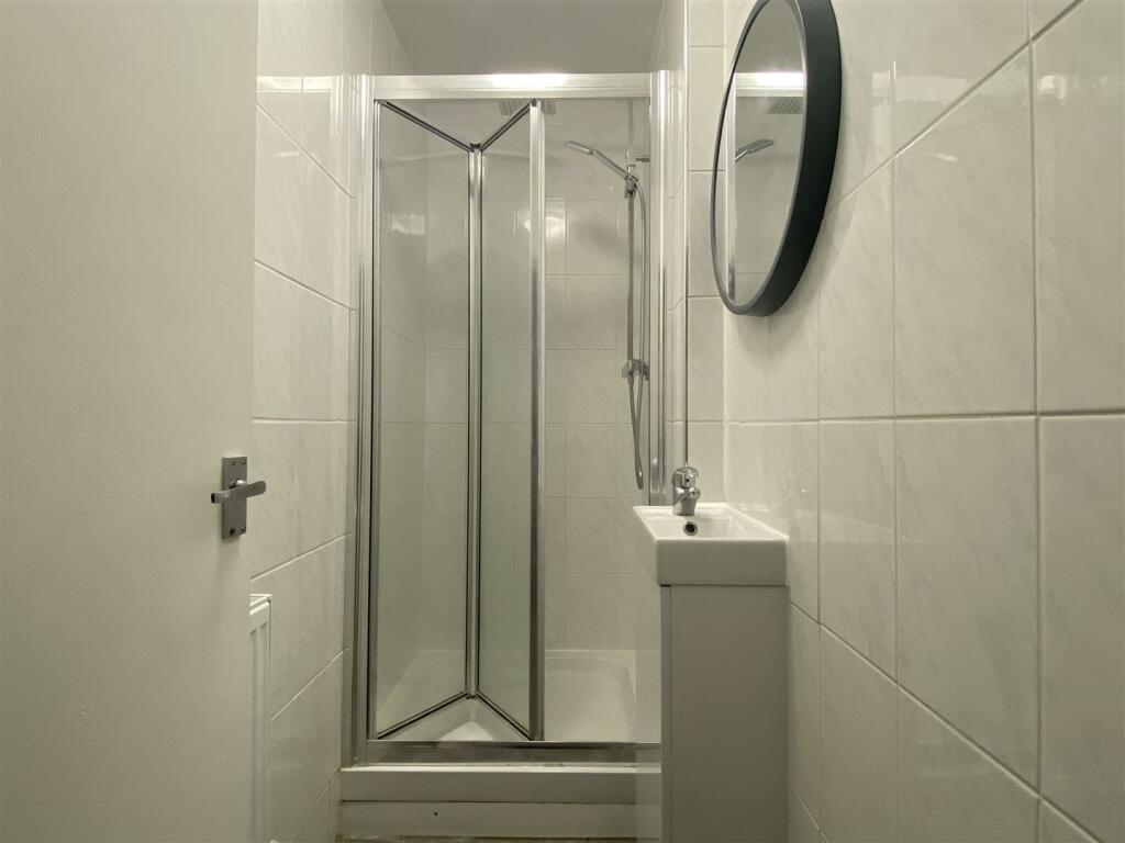 Additional image 18 of London Road - Smart & Spacious