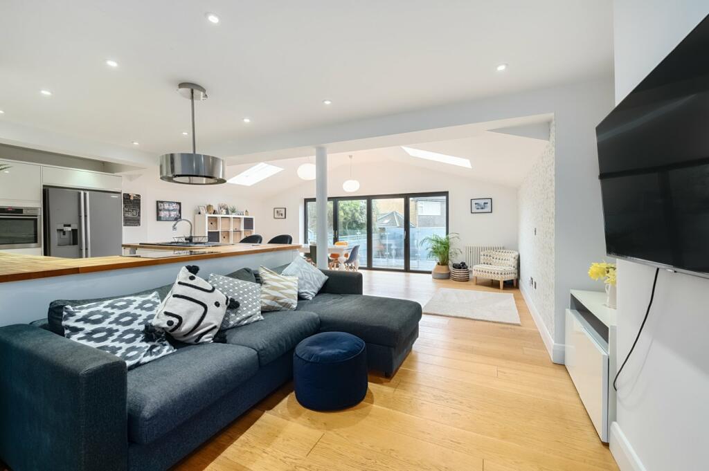 Additional image 15 of Oxen Avenue, Shoreham, West Sussex, BN43