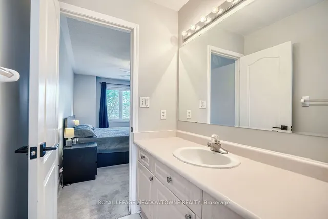 Additional image 27 of 733 Edwards Ave