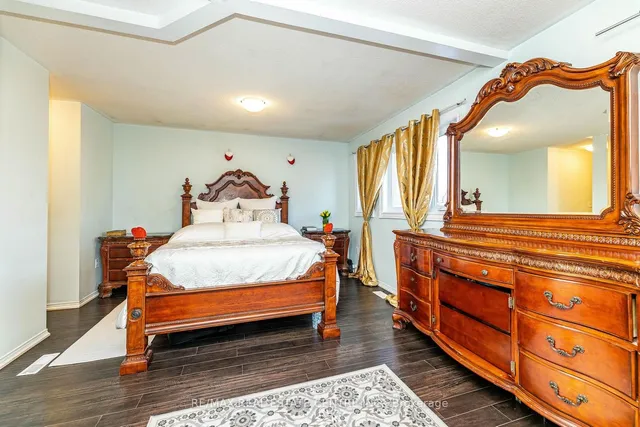 Additional image 15 of 43 Goldenlight Circ