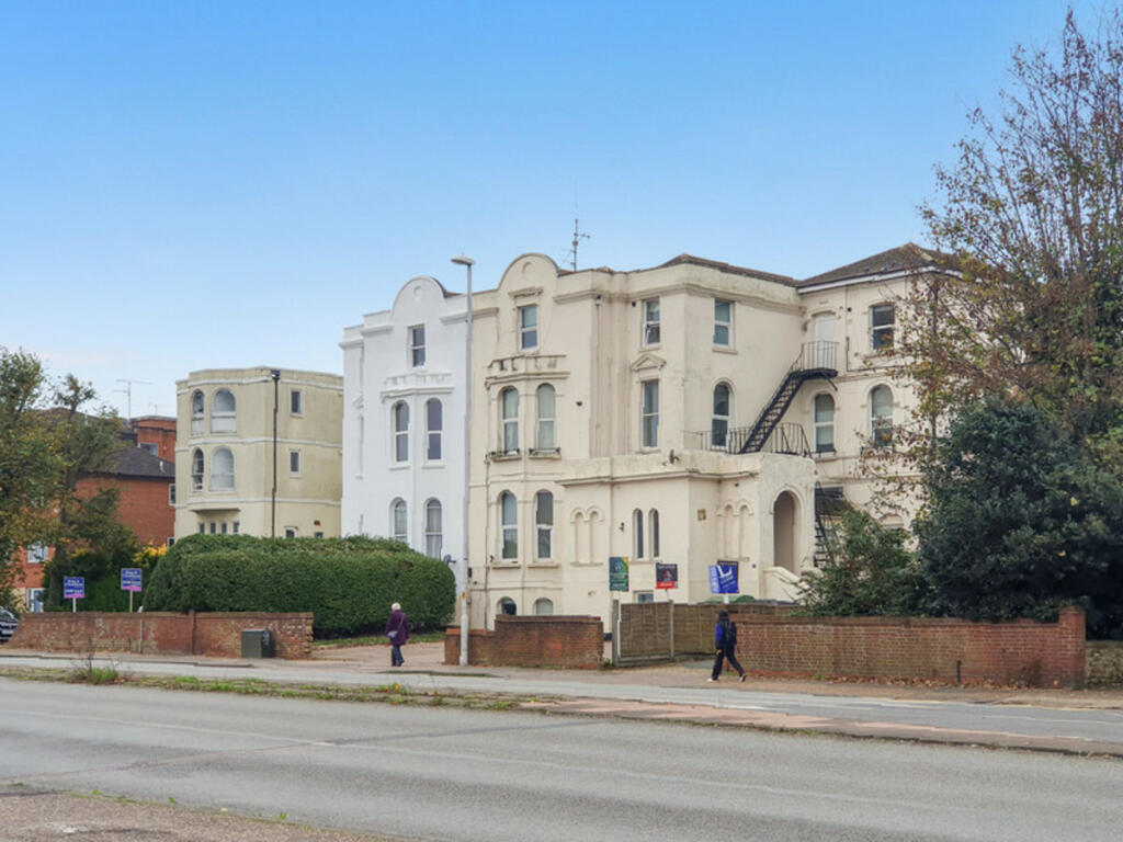 Broadwater Road, Worthing, BN14
