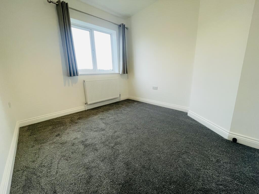 Additional image 5 of Saddle Close