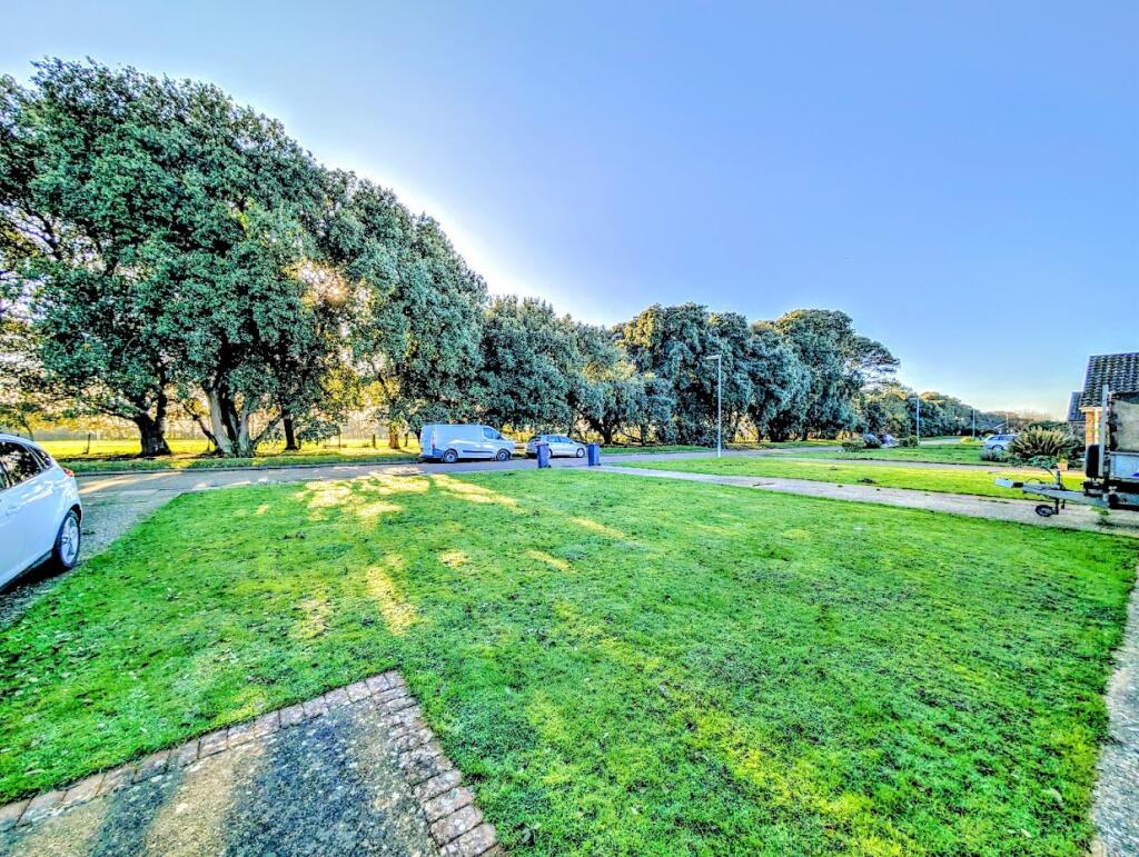 Additional image 19 of Fernhurst Drive, Goring-By-Sea, Worthing