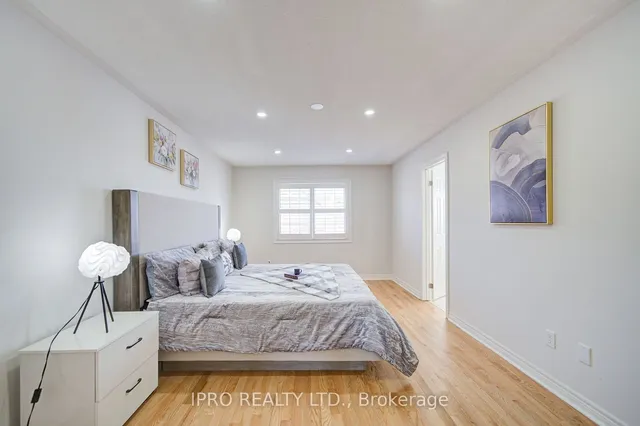 Additional image 23 of 566 Bessborough Dr