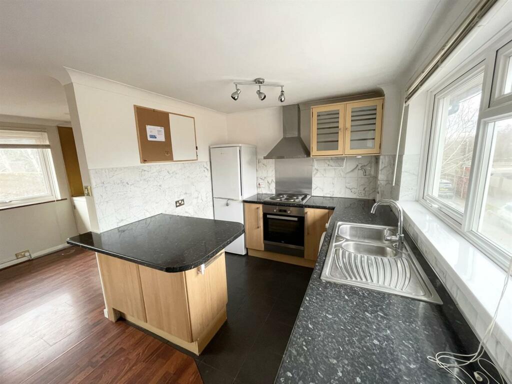 Additional image 4 of Warbler Close, Upton