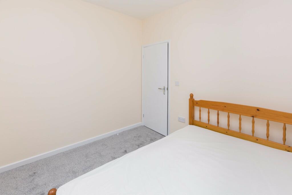 Additional image 5 of 1 bedroom flat in Winton