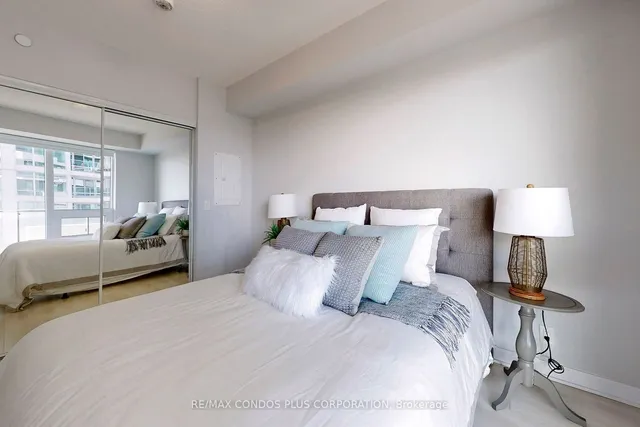 Additional image 11 of 2221 Yonge St Unit 2006