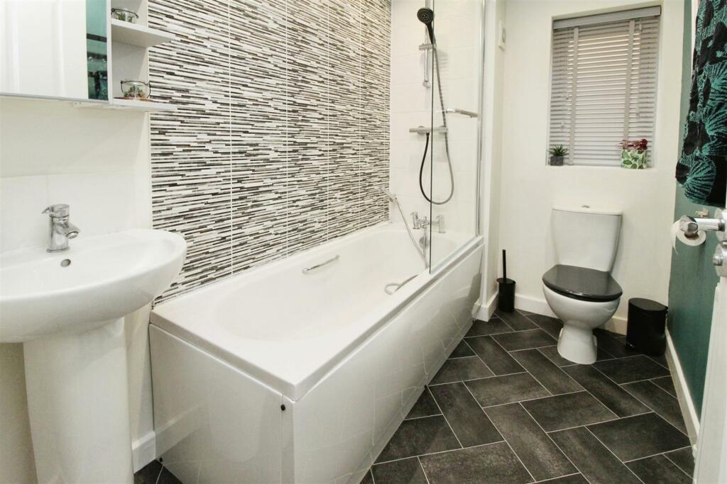 Additional image 13 of Meadow Bank, Allerton, Bradford, BD15 8HL