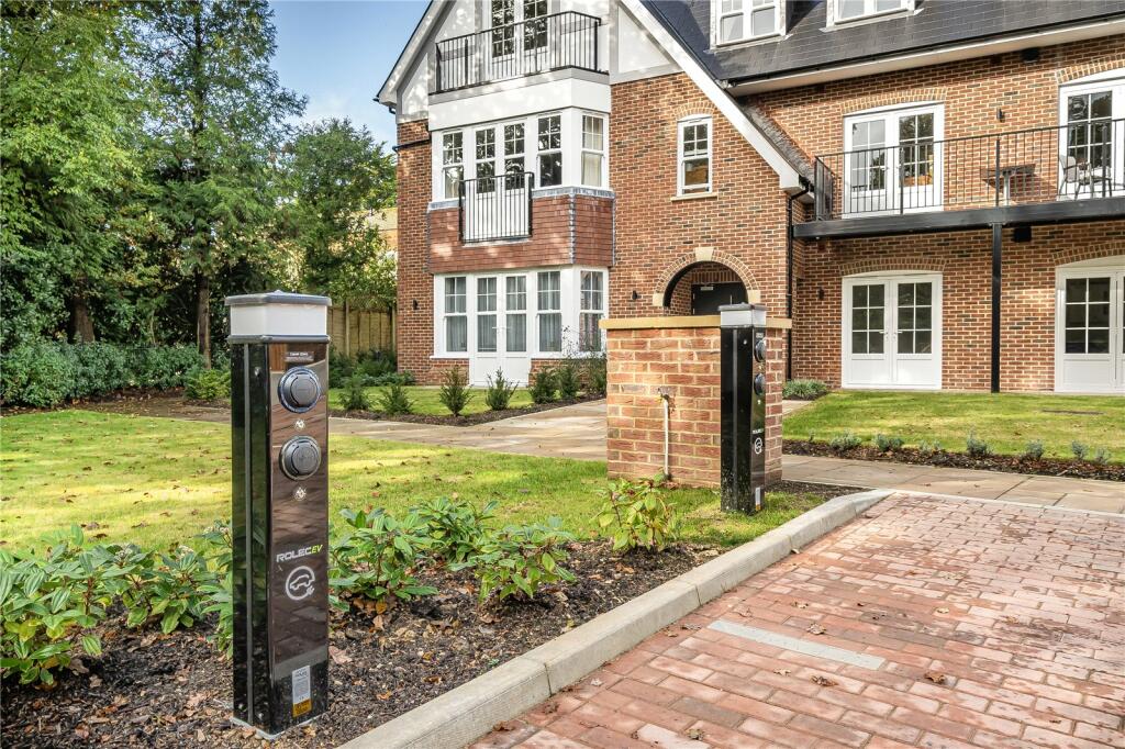 Additional image 9 of 3 Bordeaux, Chewton Farm Road, Highcliffe, Dorset, BH23