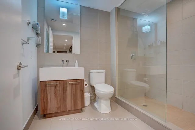 Additional image 5 of 560 King St Unit 823