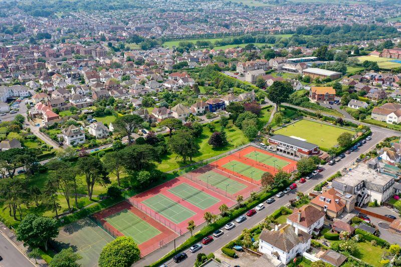 Additional image 27 of PRIME PENTHOUSE APARTMENT 5 MINS TO BEACH & TOWN WITH PARKING