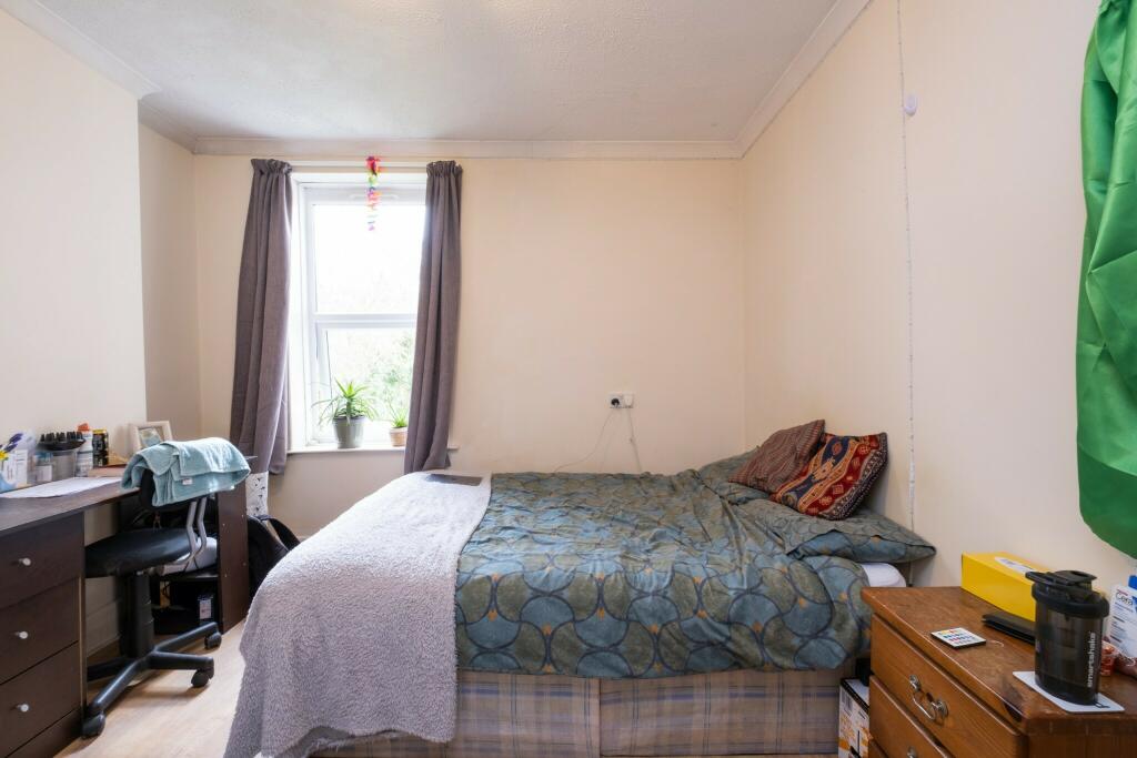 Additional image 6 of Large student house Stewart Road