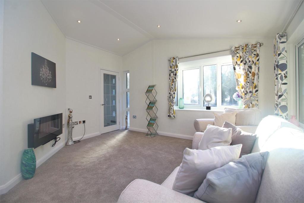 Additional image 11 of New Milton Heights, Walkford Lane, New Milton, Hampshire, BH25