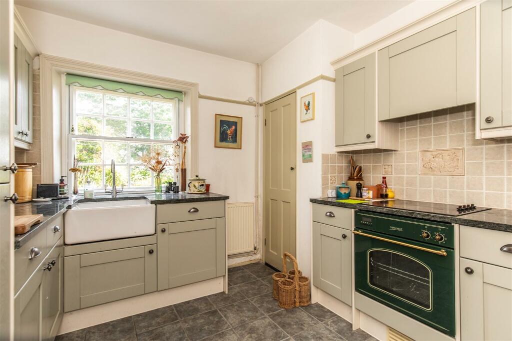 Additional image 11 of Manor Way, Eastbourne, BN20 9BN