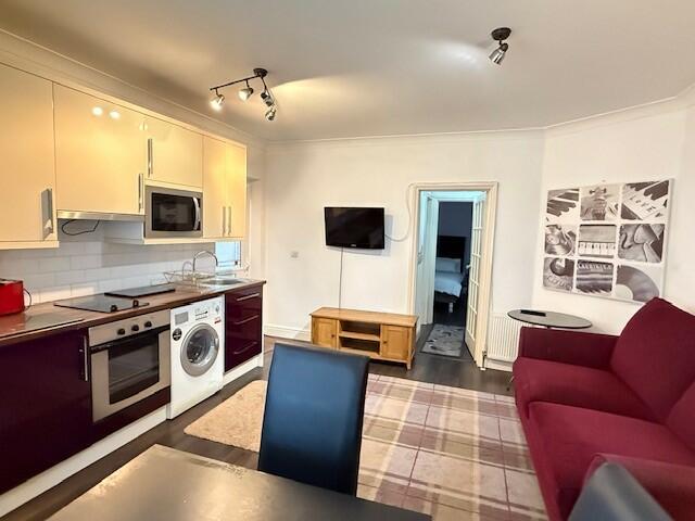 Additional image 3 of Grand Avenue