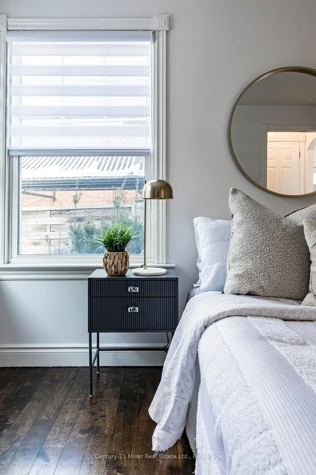 Additional image 18 of 2 Bond St