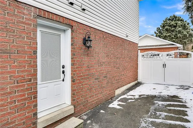 Additional image 34 of 200 Fellowes Cres