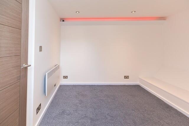 Additional image 13 of Modern Flat, Winton