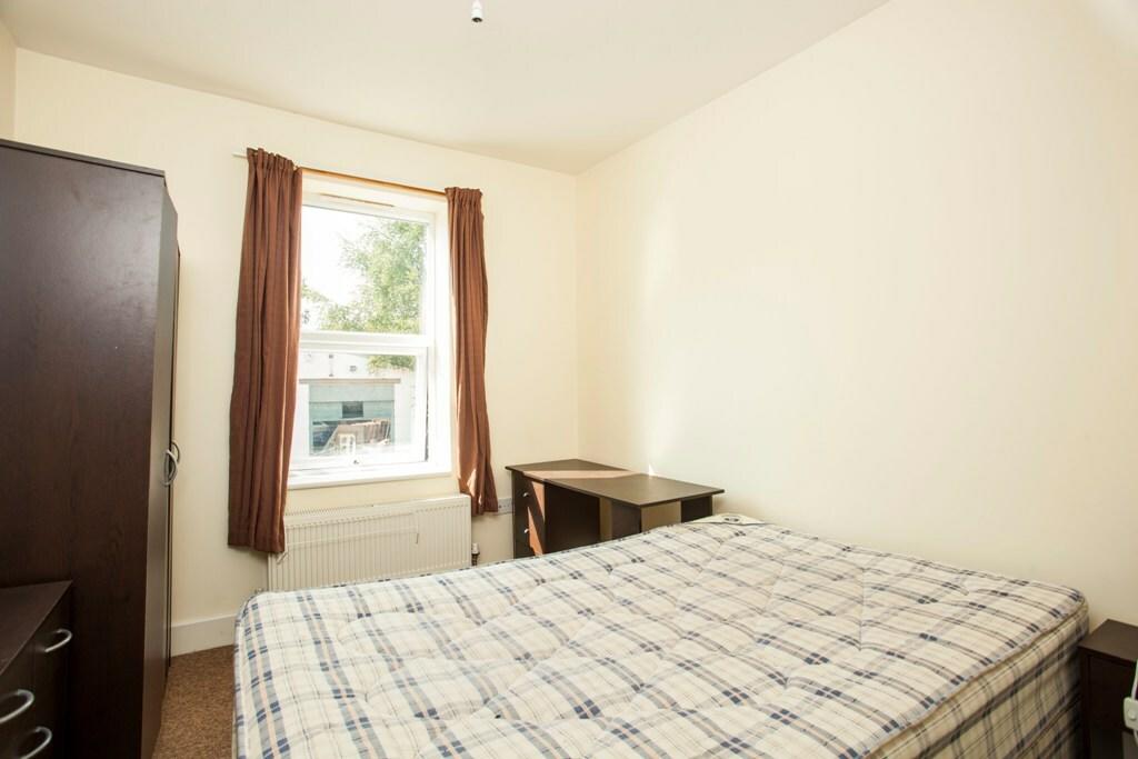 Additional image 6 of ALMA RD Winton Banks