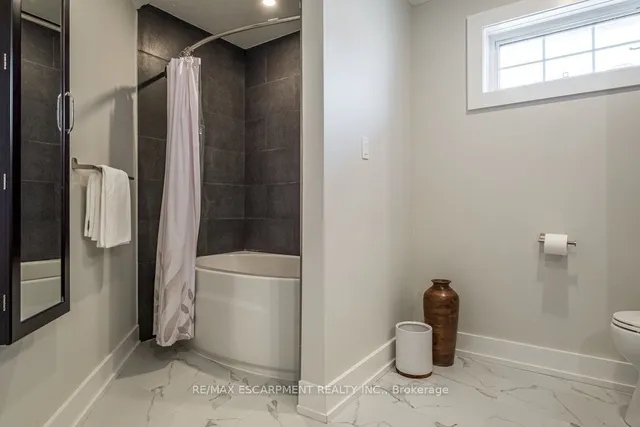 Additional image 20 of 822 Danforth Pl