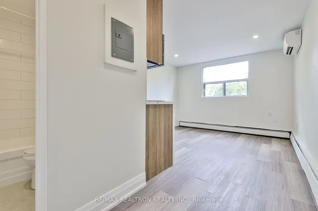 Additional image 5 of 1302 King St