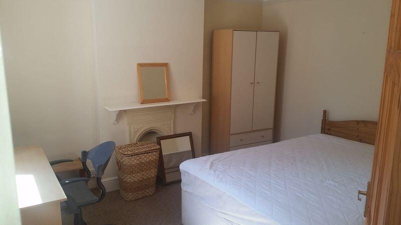 Additional image 2 of AVAILABLE FOR SEPTEMBER 2025 - 4 double bedroom student house - Winton