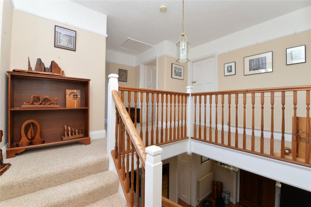 Additional image 7 of Beach Avenue, Barton on Sea, New Milton, Hampshire, BH25