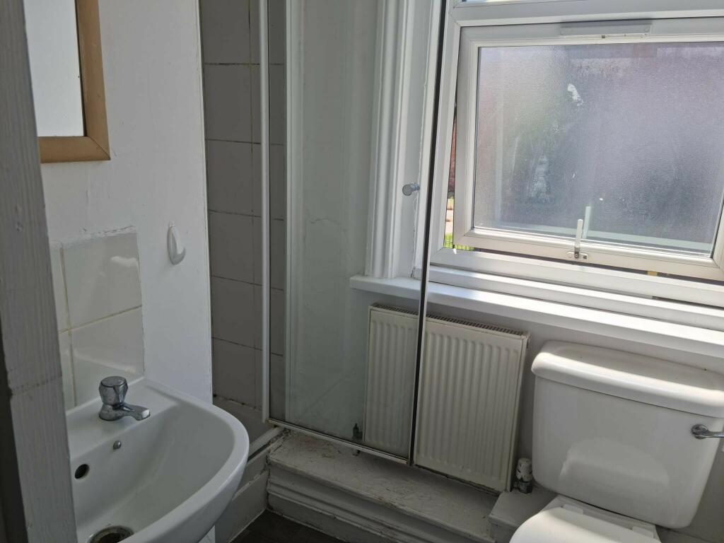 Additional image 10 of ROOM AVIALABLE IN SHARED HOUSE CENTRAL LANSDOWNE