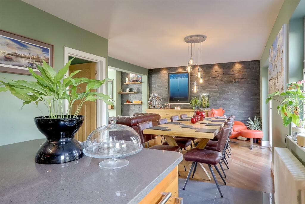 Additional image 7 of Charmandean Road, Broadwater