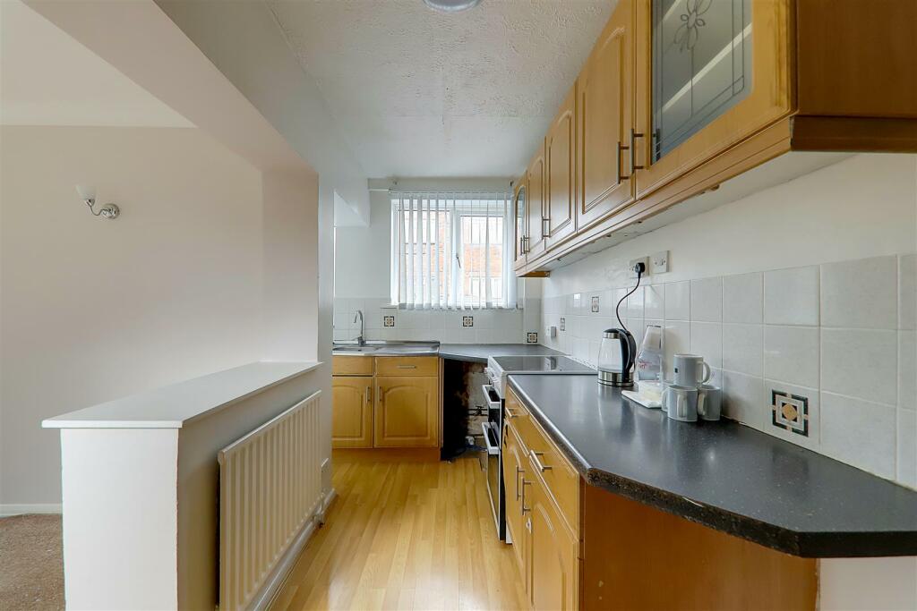 Additional image 14 of Gainsborough Avenue, Worthing, BN14