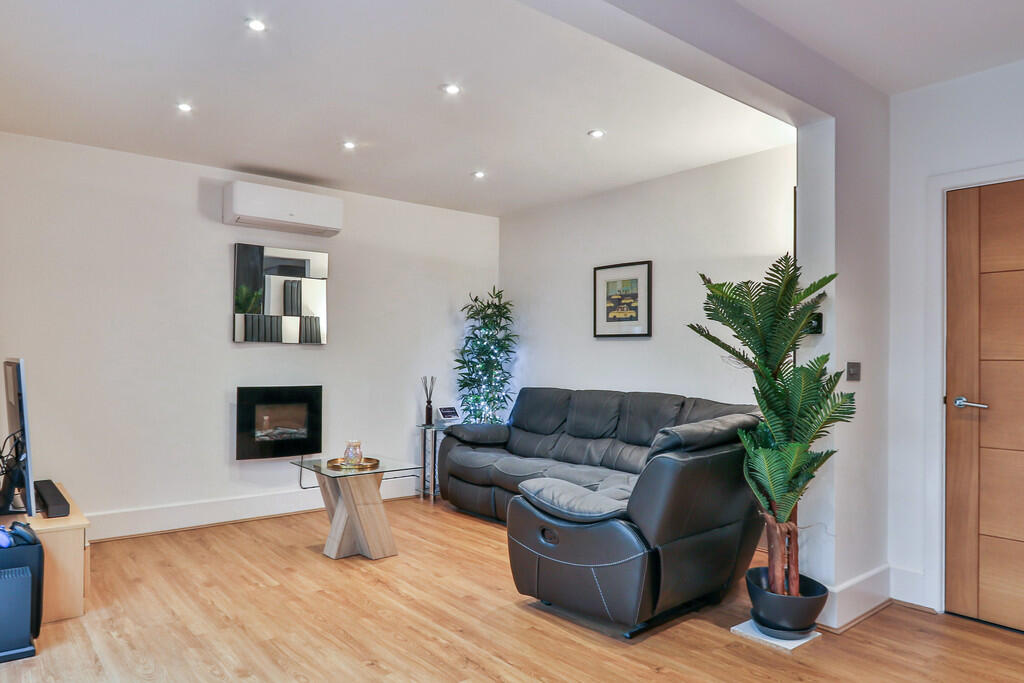 Additional image 7 of Pine Vale Crescent