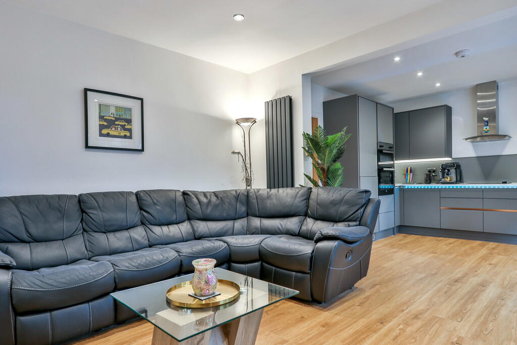 Additional image 4 of Pine Vale Crescent