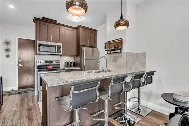 Additional image 4 of 118 King St Unit 1118