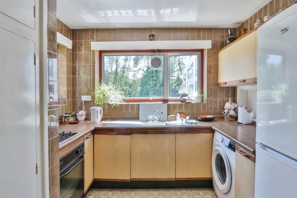 Additional image 3 of Parkway Drive, Bournemouth, BH8