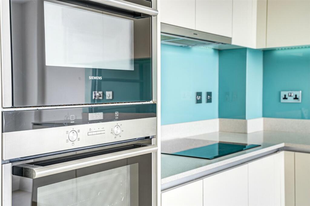 Additional image 36 of Vista Mare East, 42 West Parade, West Worthing, West Sussex, BN11